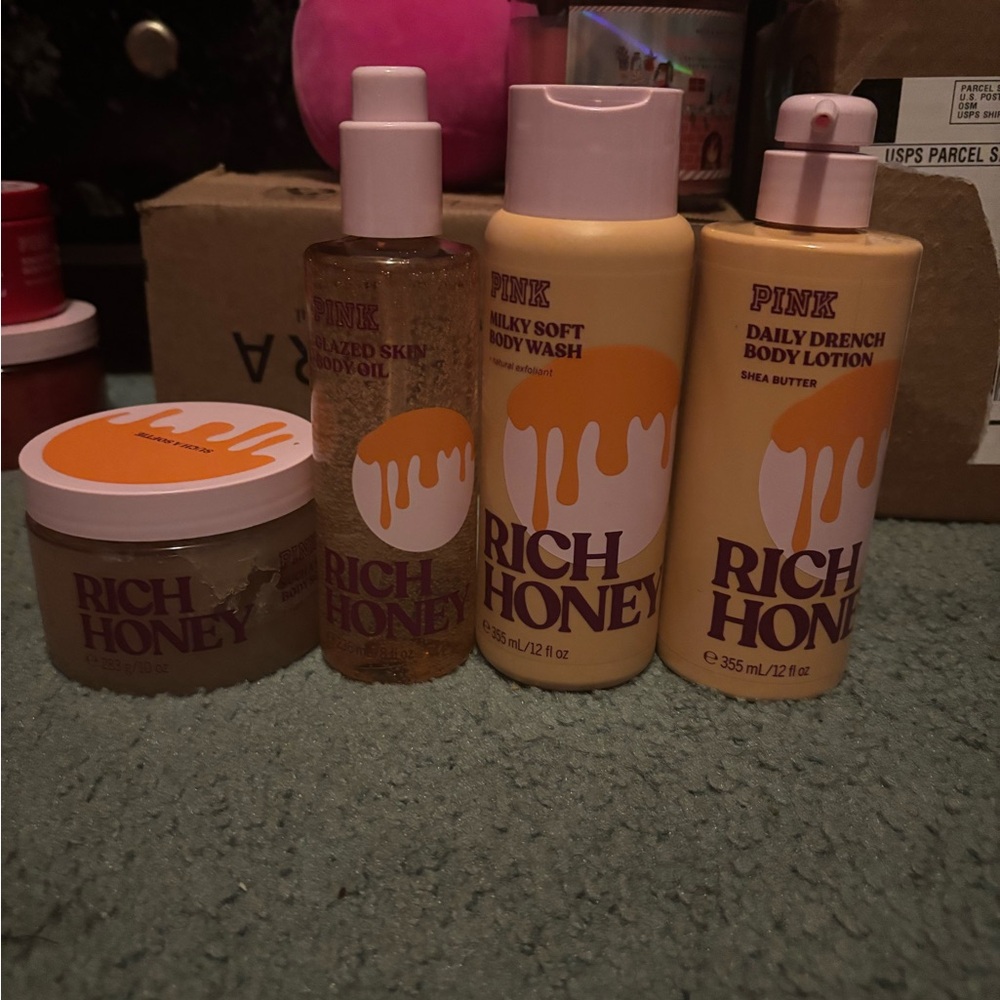 PINK Victoria's Secret Rich Honey Body Care
